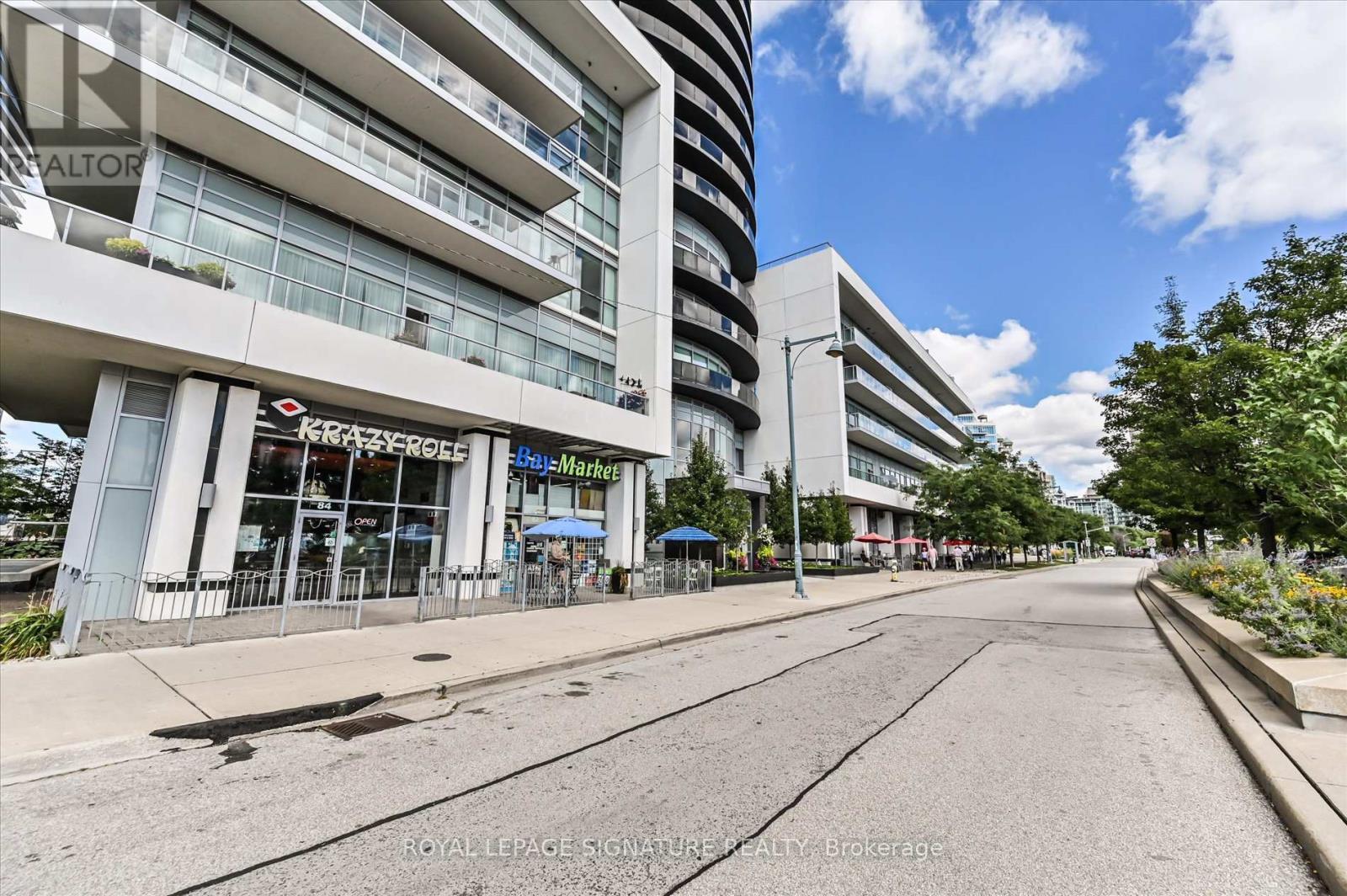 Photo 26 of 3308 38 Annie Craig Drive, Toronto ON