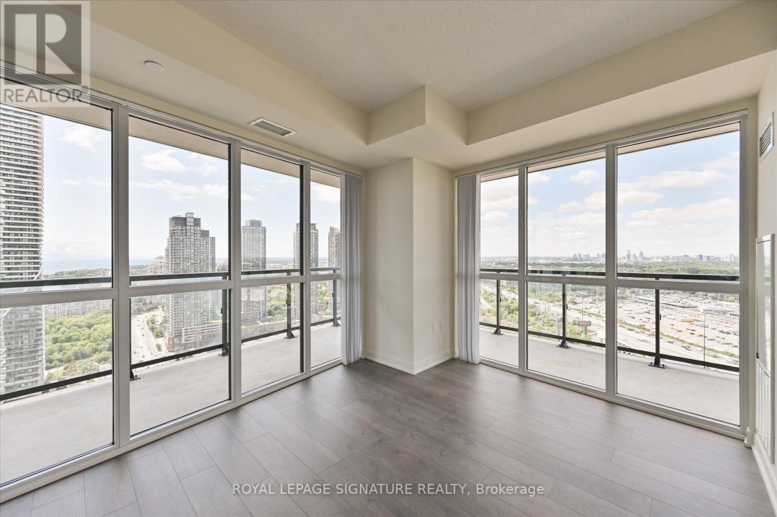 Photo 36 of 3308 38 Annie Craig Drive, Toronto ON