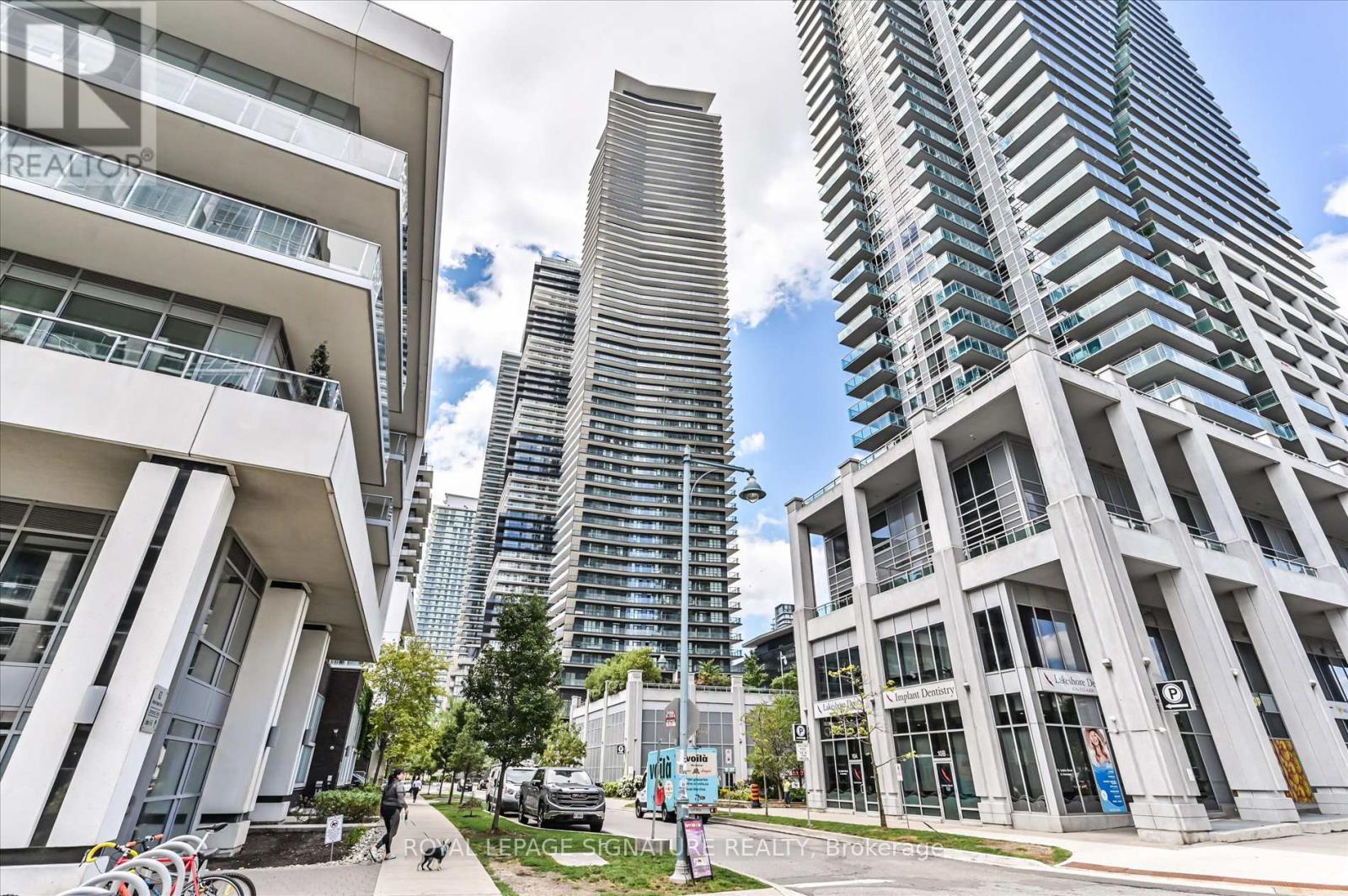 Photo 37 of 3308 38 Annie Craig Drive, Toronto ON