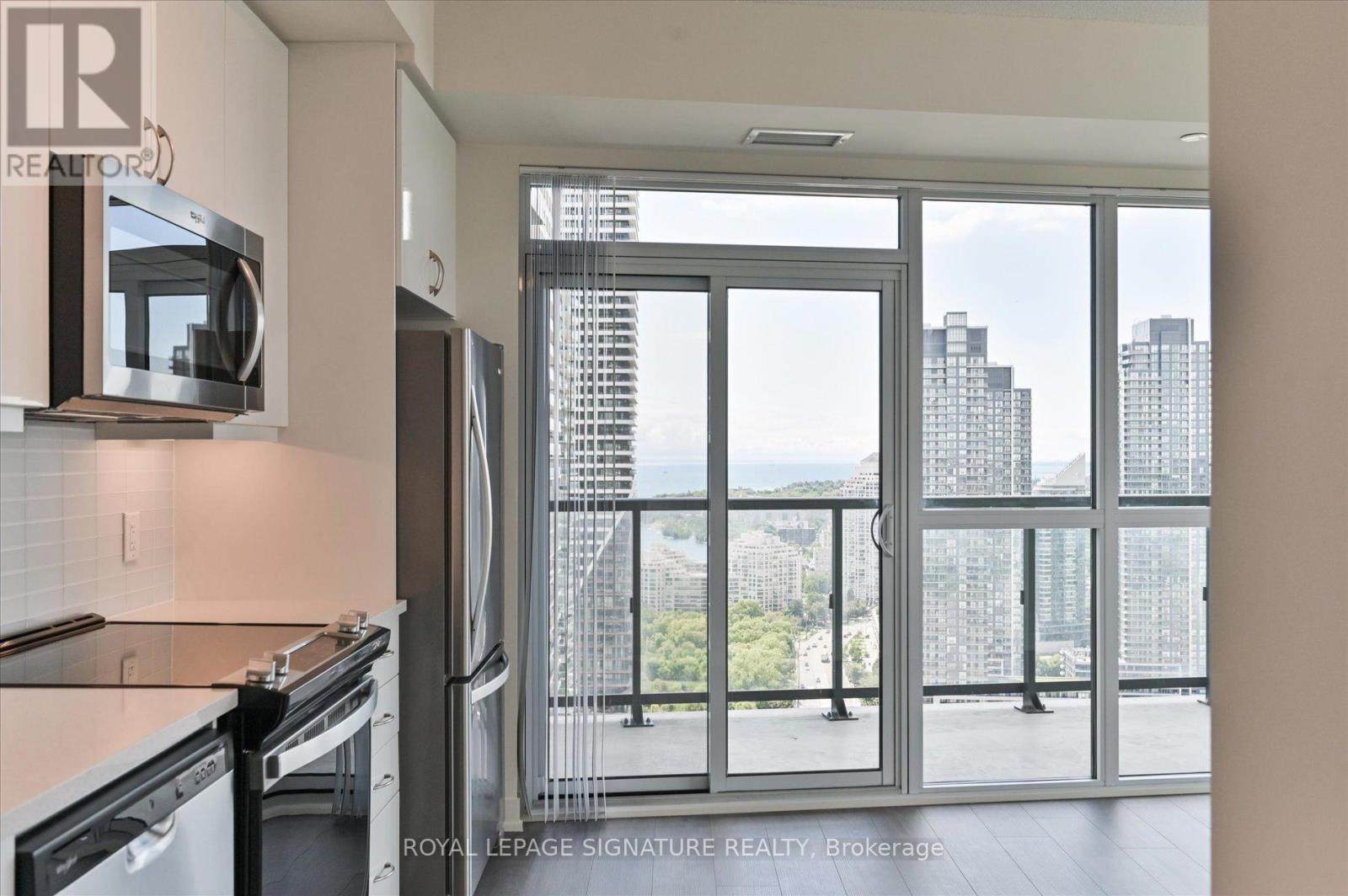 Photo 6 of 3308 38 Annie Craig Drive, Toronto ON