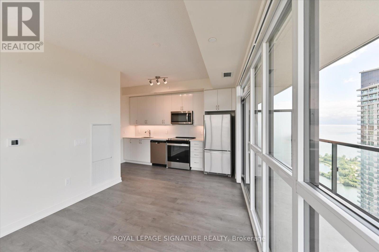 Photo 9 of 3308 38 Annie Craig Drive, Toronto ON