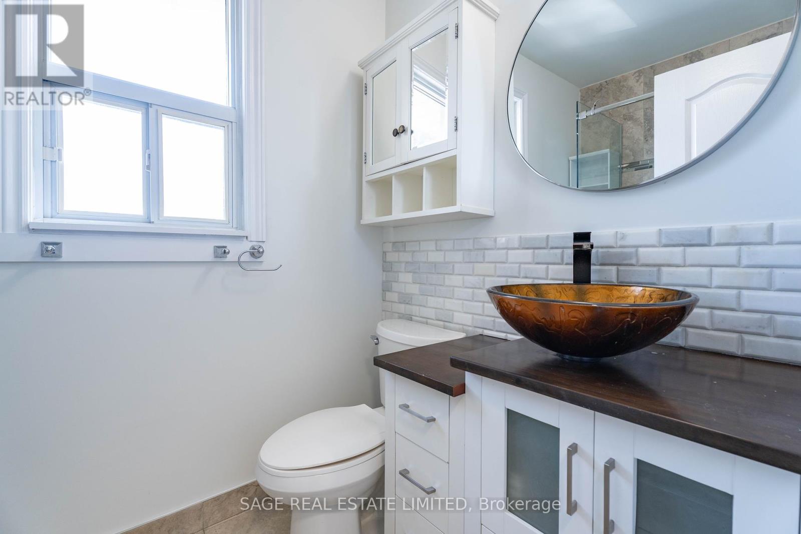 Photo 13 of 3 16 Simpson Avenue, Toronto ON