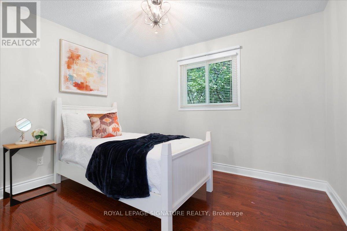 Photo 29 of 6019 Tillsdown Drive, Mississauga ON