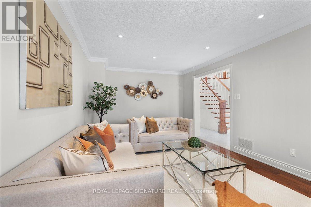 Photo 6 of 6019 Tillsdown Drive, Mississauga ON