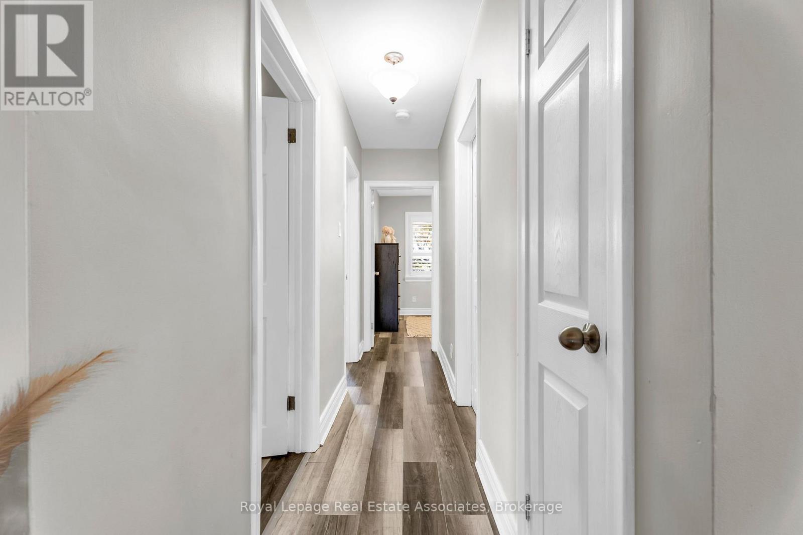Photo 13 of 21 Bairstow Crescent, Halton Hills ON