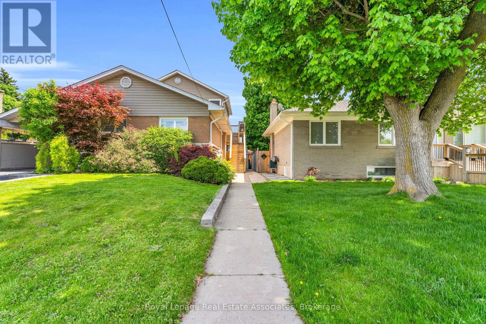 Photo 29 of 21 Bairstow Crescent, Halton Hills ON