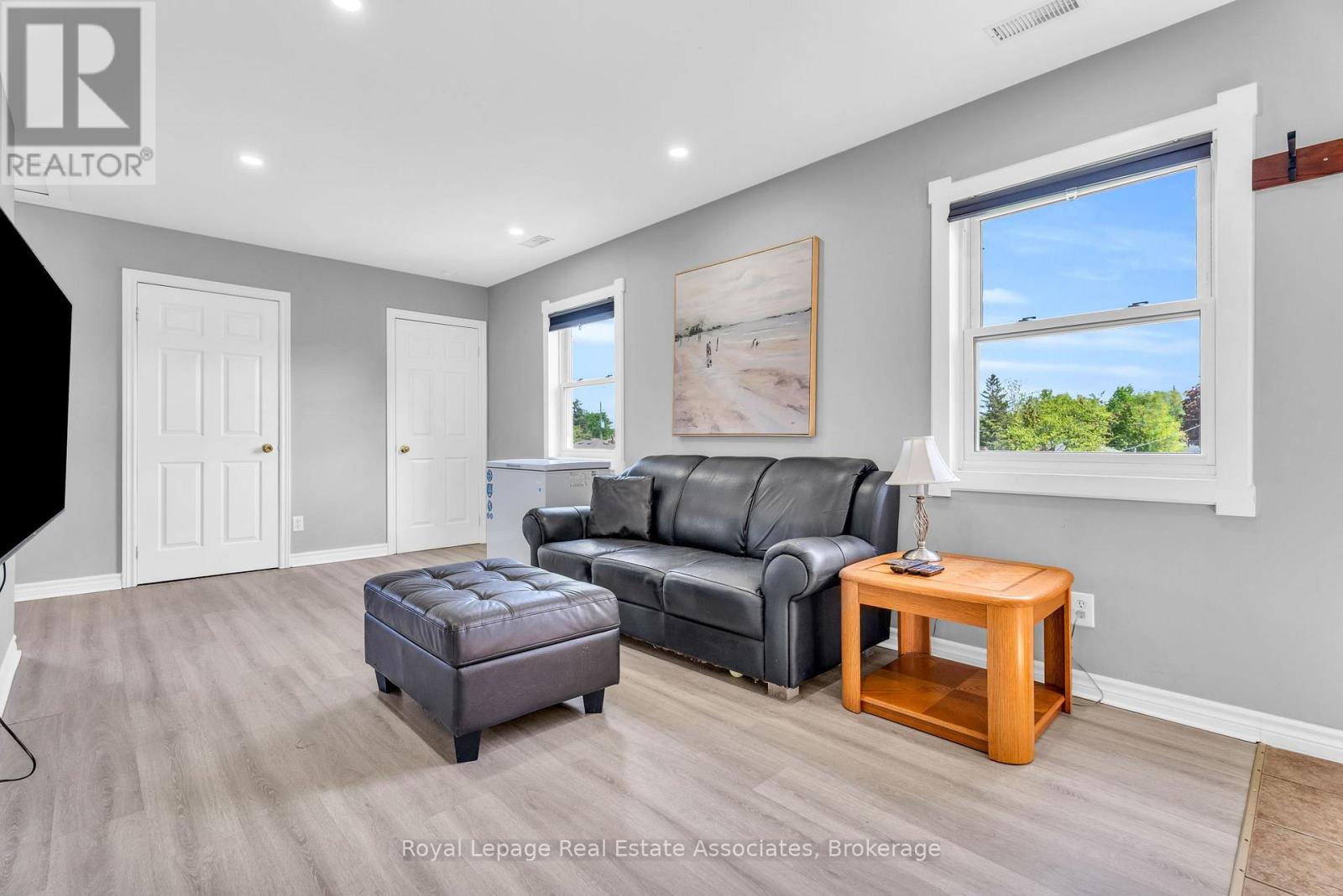 Photo 33 of 21 Bairstow Crescent, Halton Hills ON