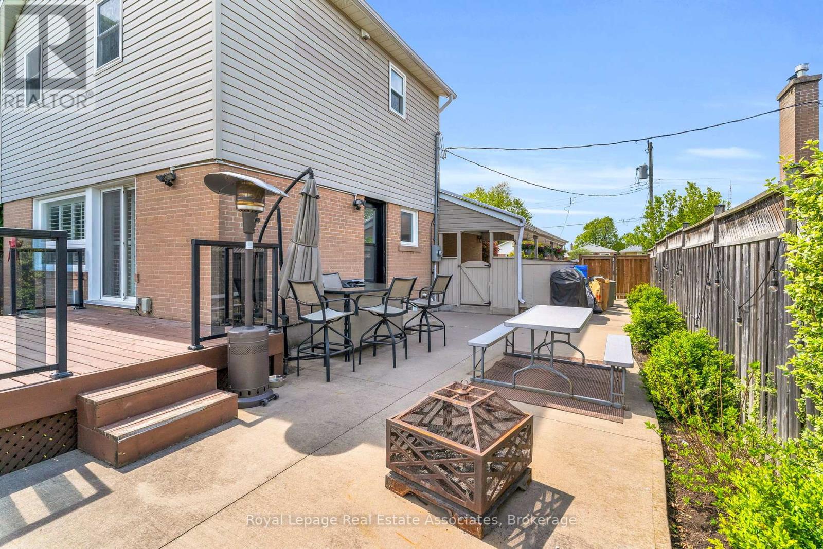 Photo 43 of 21 Bairstow Crescent, Halton Hills ON