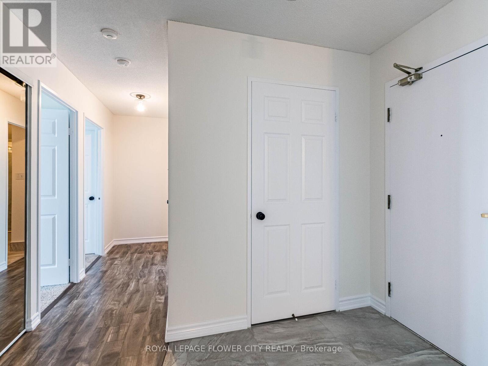 Photo 14 of 2109 30 Malta Avenue, Brampton ON