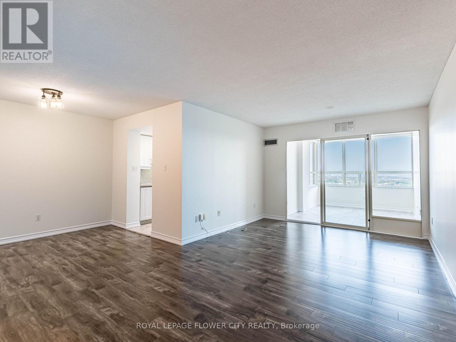 Photo 15 of 2109 30 Malta Avenue, Brampton ON