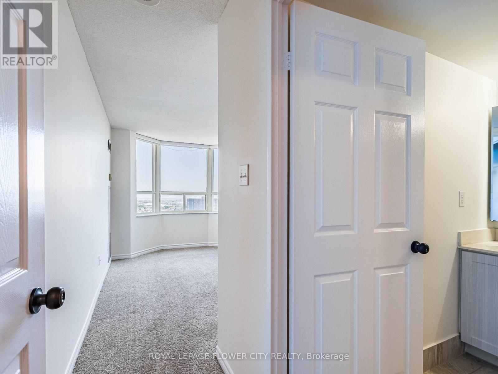 Photo 31 of 2109 30 Malta Avenue, Brampton ON