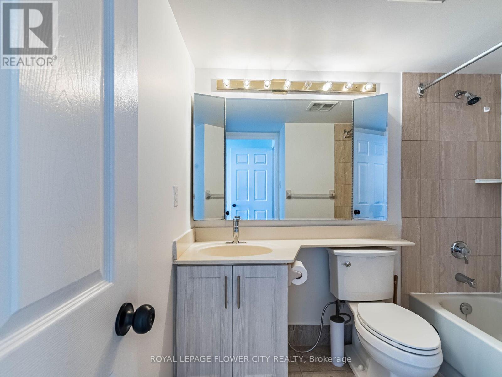 Photo 32 of 2109 30 Malta Avenue, Brampton ON