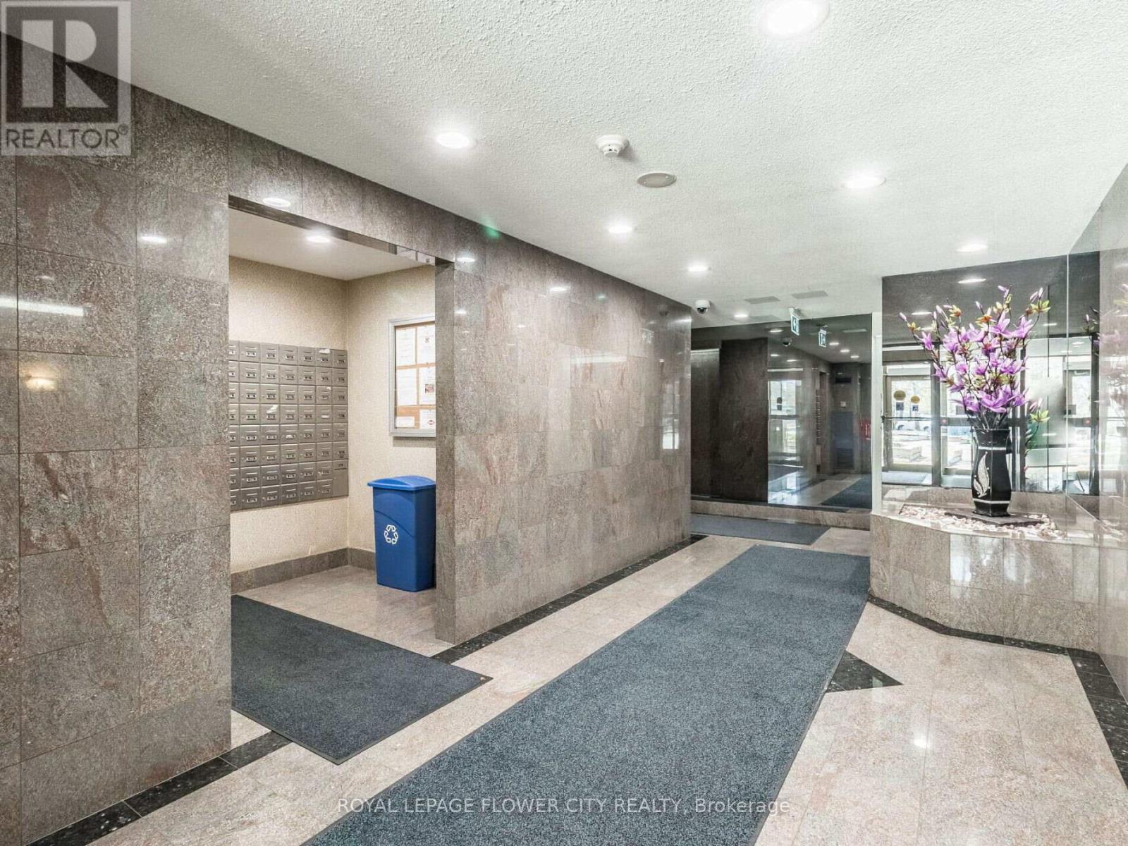 Photo 6 of 2109 30 Malta Avenue, Brampton ON