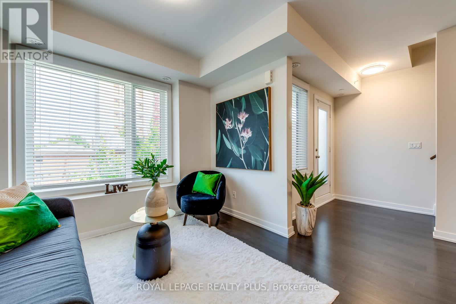 Photo 6 of 510 10 Drummond Street, Toronto ON