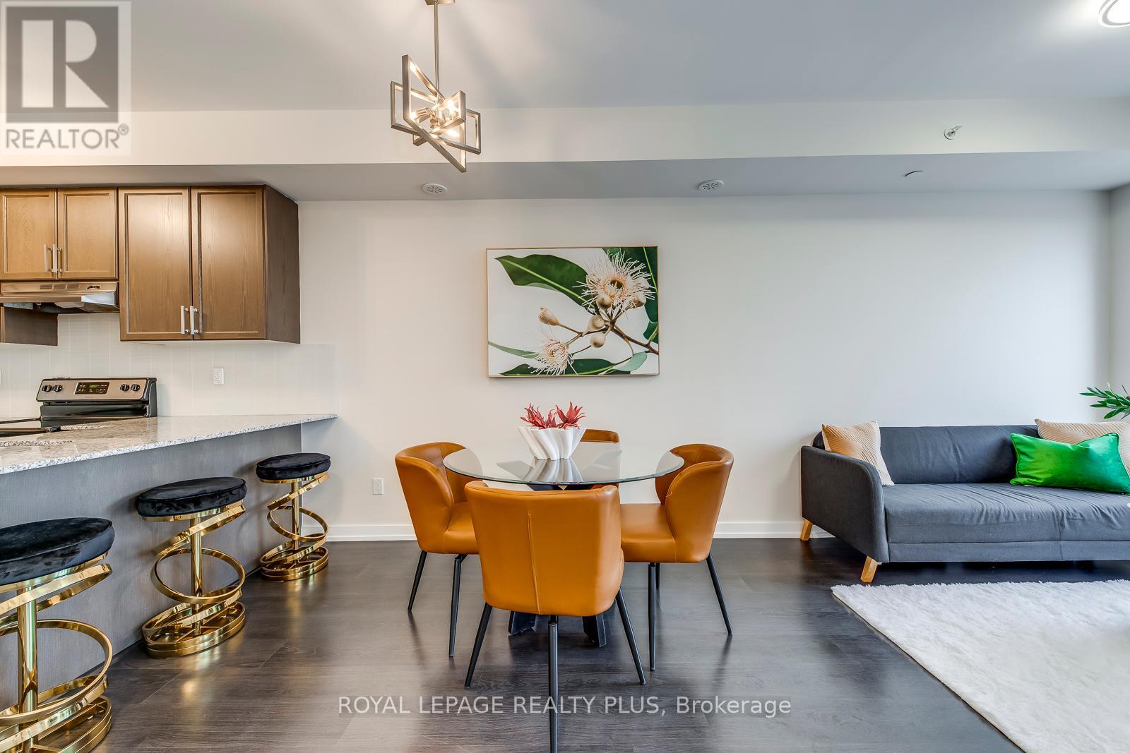 Photo 9 of 510 10 Drummond Street, Toronto ON