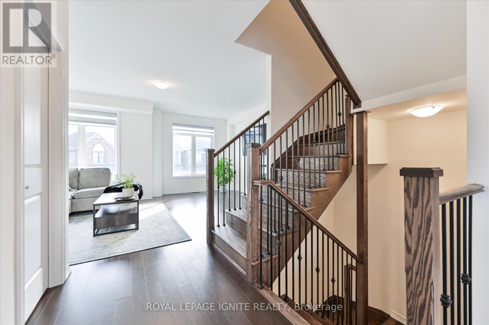 Photo 10 of 39 Minnock Street, Caledon ON