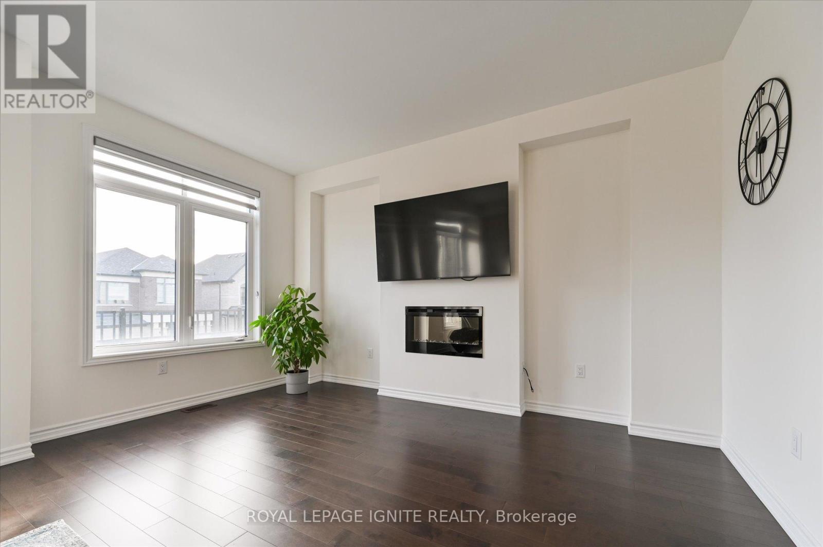 Photo 14 of 39 Minnock Street, Caledon ON