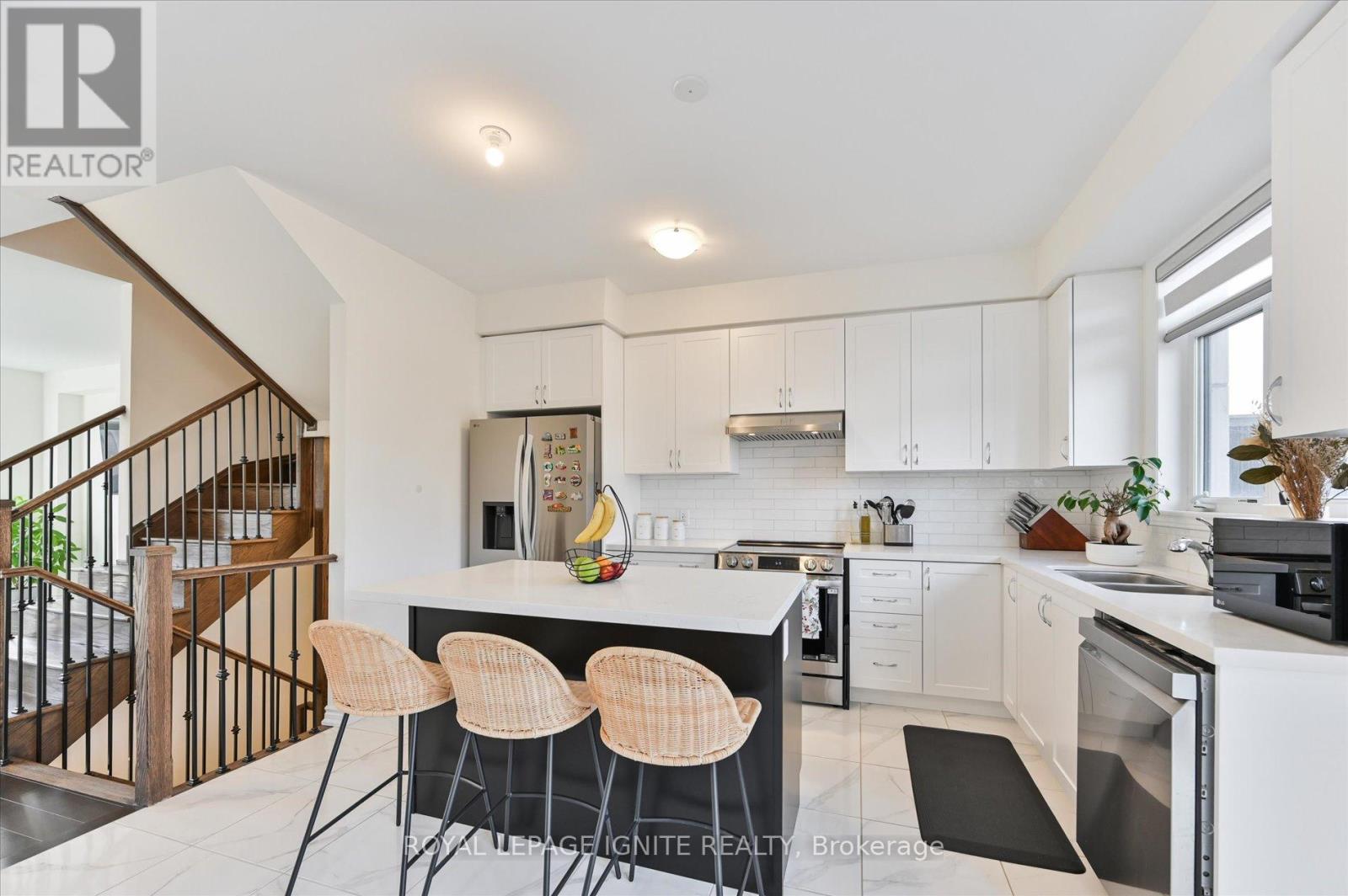 Photo 17 of 39 Minnock Street, Caledon ON