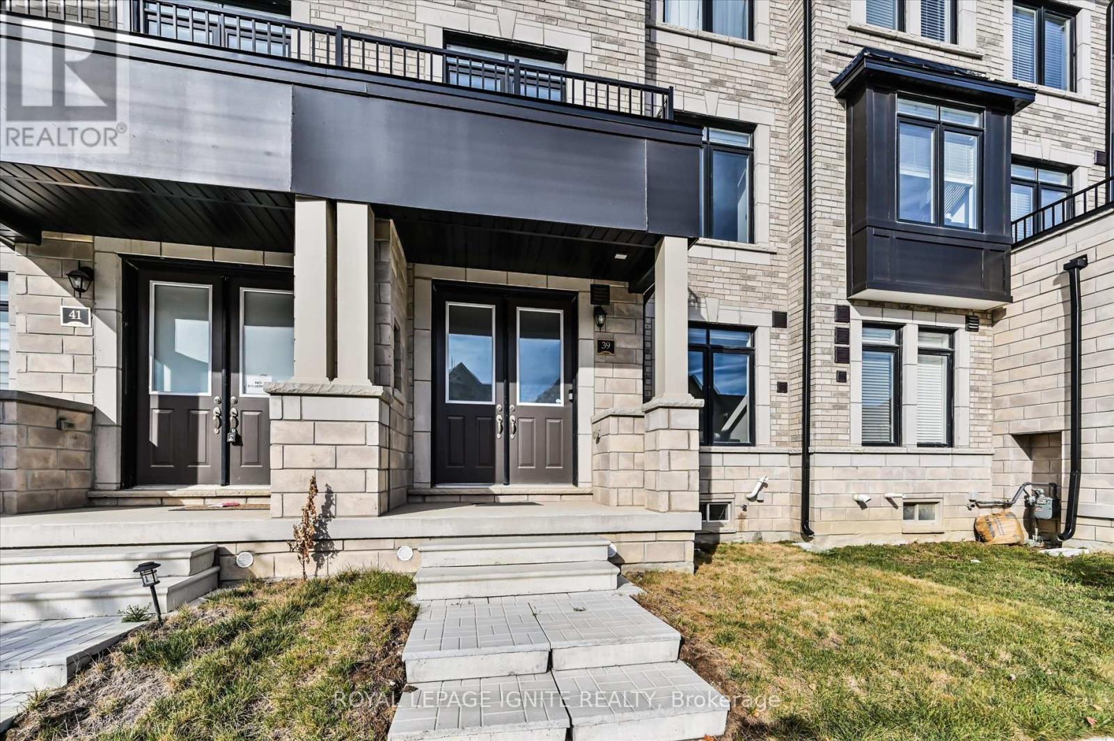 Photo 3 of 39 Minnock Street, Caledon ON