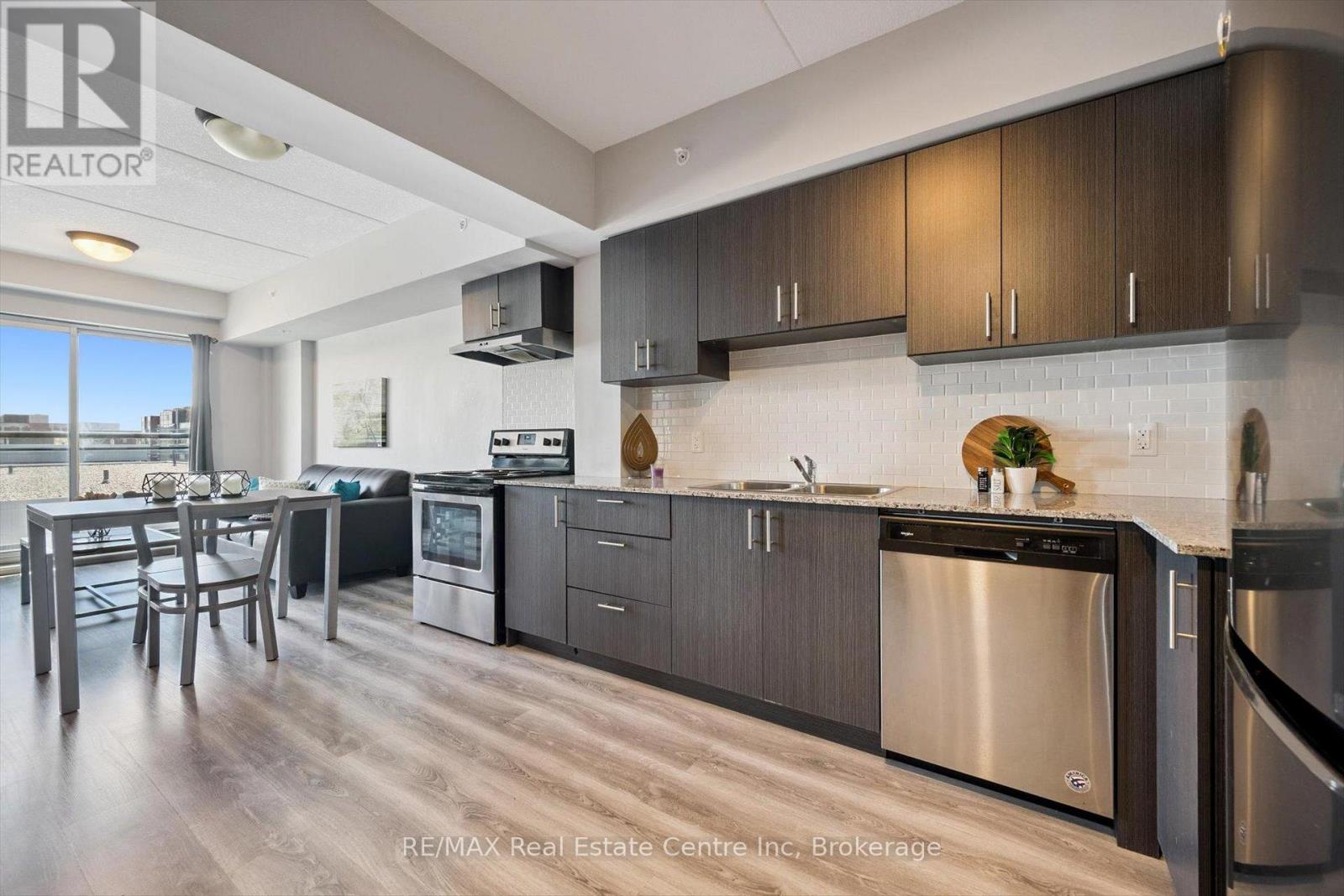 F515 – 275 LARCH STREET