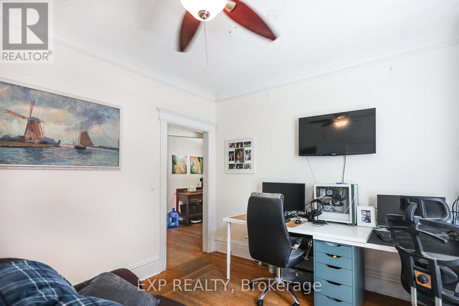 Photo 10 of 28 Eastbourne Avenue, Hamilton ON