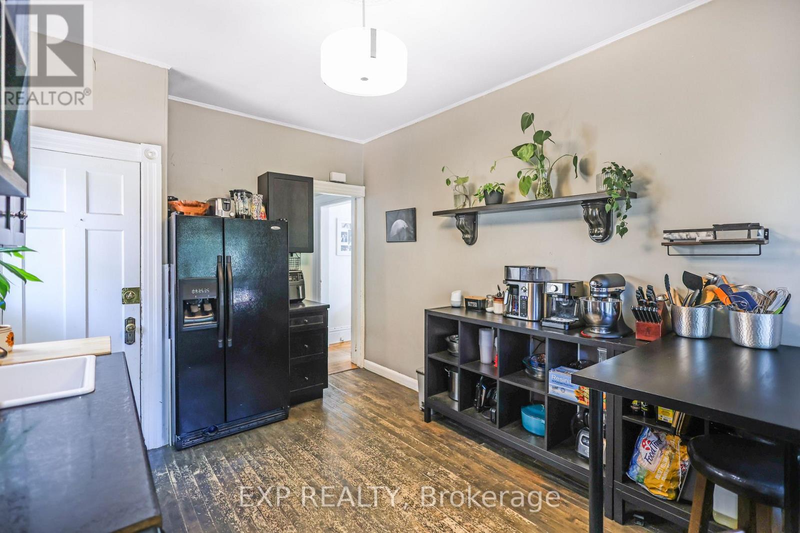 Photo 11 of 28 Eastbourne Avenue, Hamilton ON