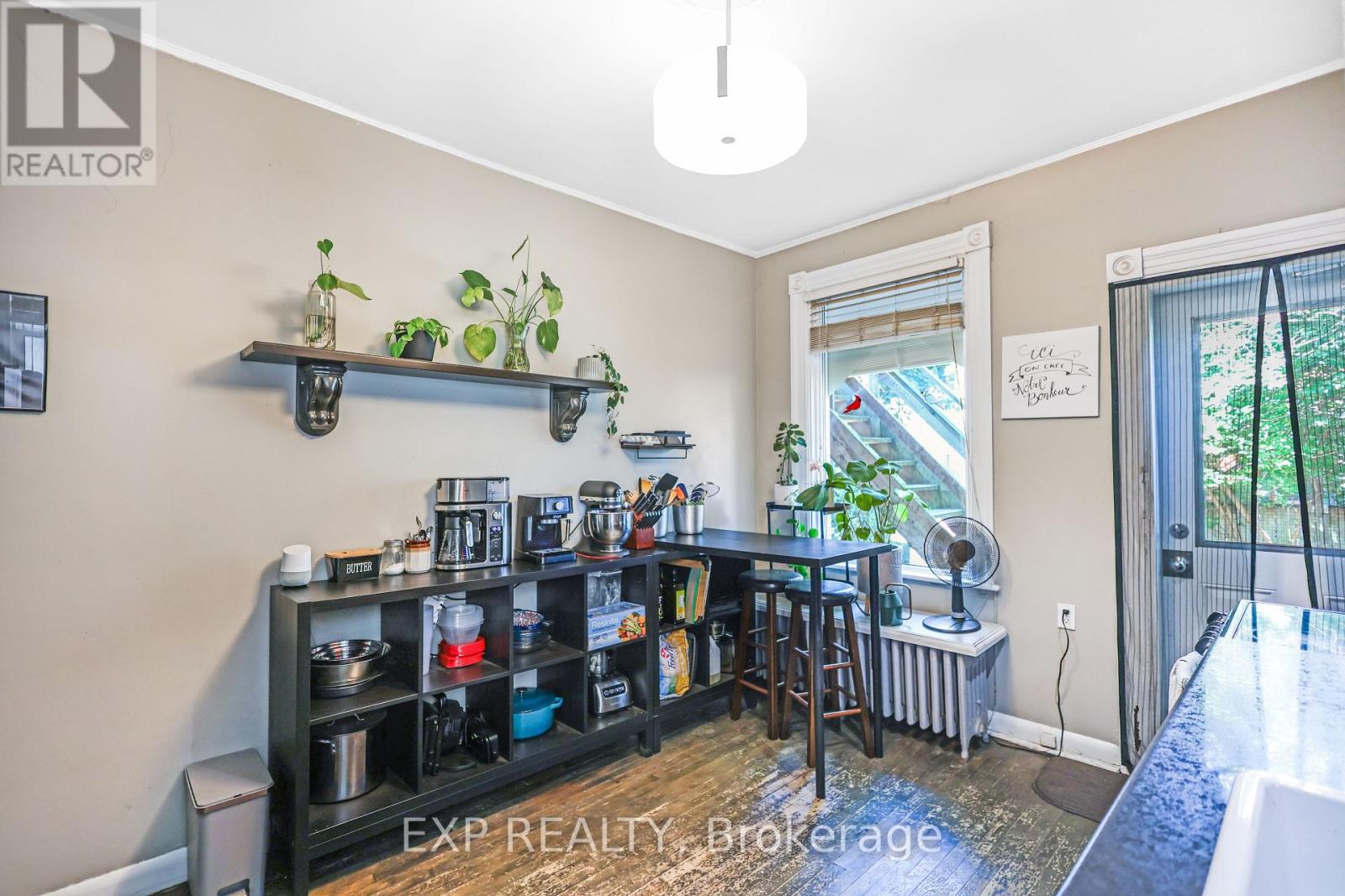 Photo 12 of 28 Eastbourne Avenue, Hamilton ON
