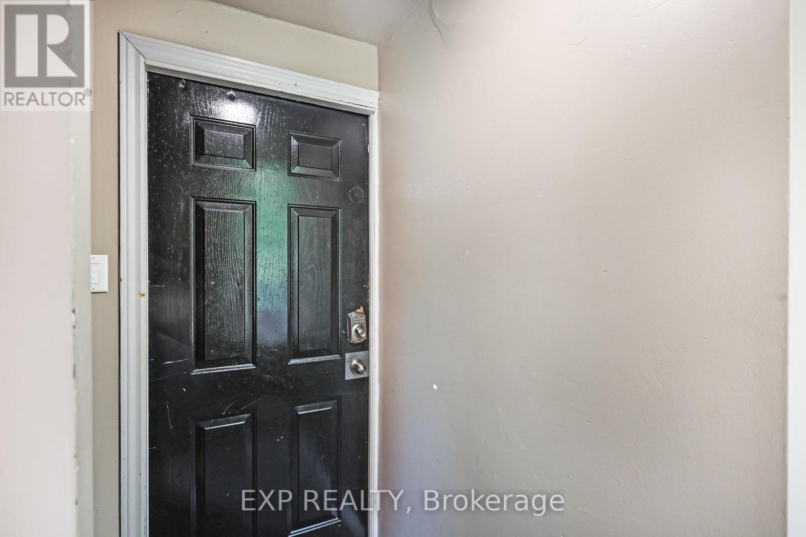 Photo 13 of 28 Eastbourne Avenue, Hamilton ON