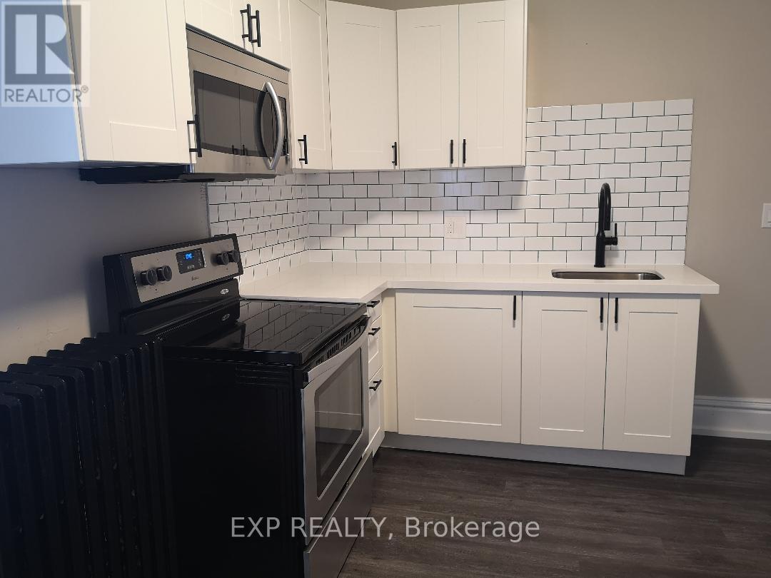 Photo 15 of 28 Eastbourne Avenue, Hamilton ON