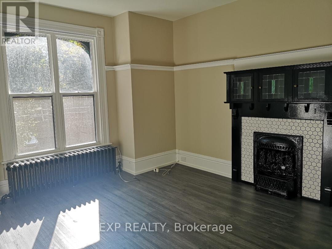 Photo 19 of 28 Eastbourne Avenue, Hamilton ON