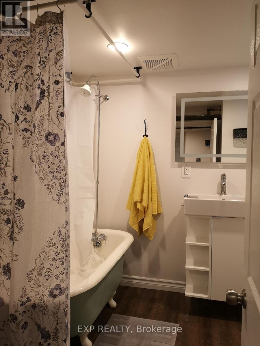 Photo 35 of 28 Eastbourne Avenue, Hamilton ON