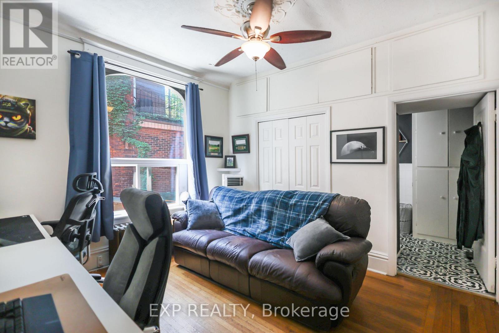 Photo 8 of 28 Eastbourne Avenue, Hamilton ON