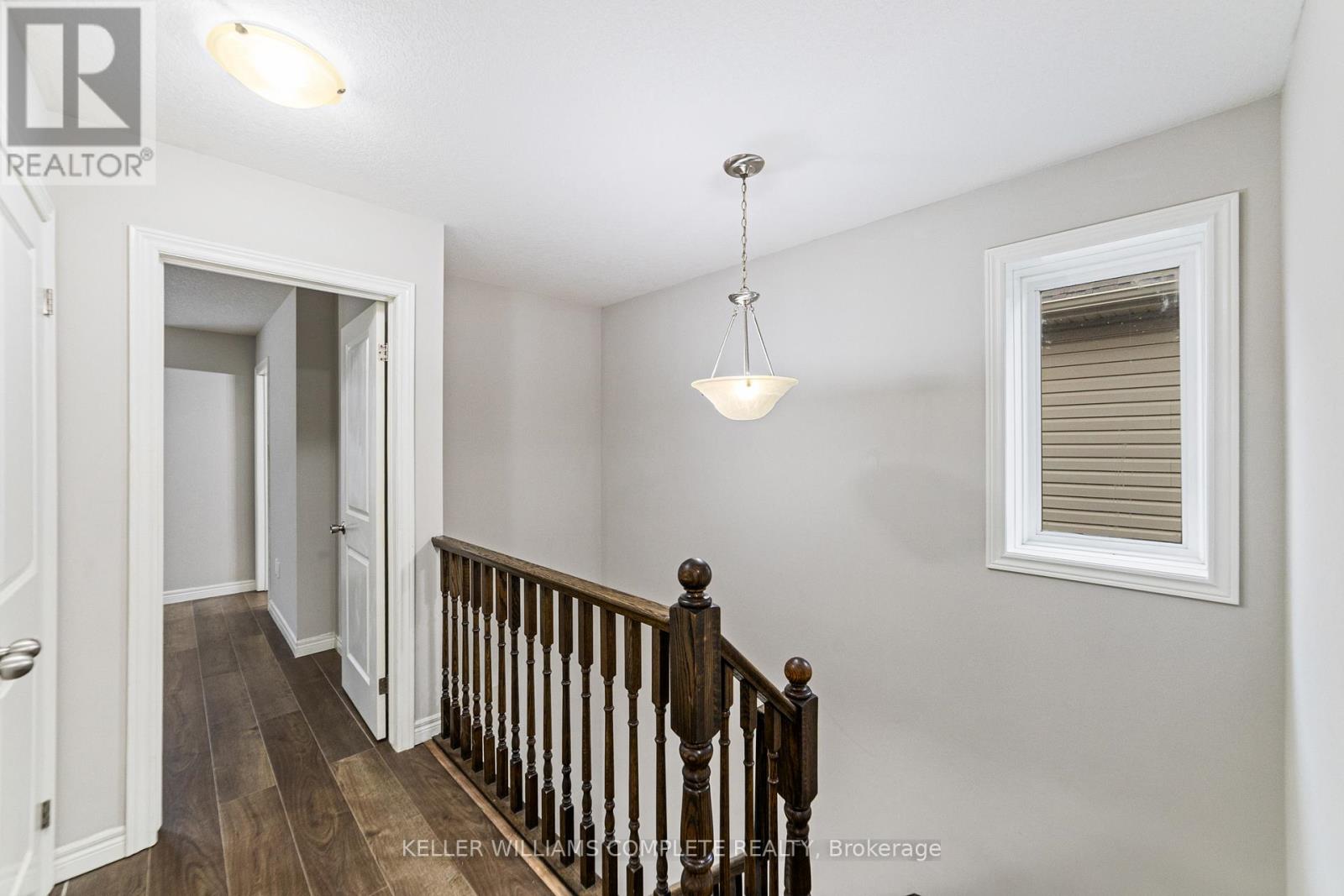 Photo 11 of 14 Serenity Lane, Hamilton ON