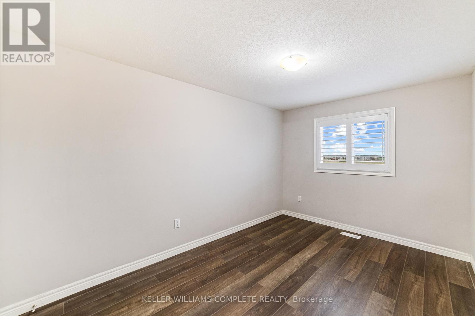 Photo 18 of 14 Serenity Lane, Hamilton ON