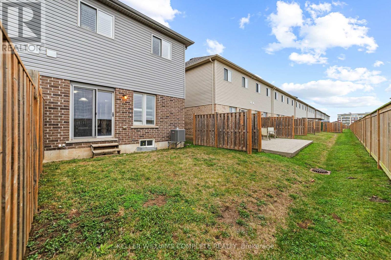 Photo 23 of 14 Serenity Lane, Hamilton ON