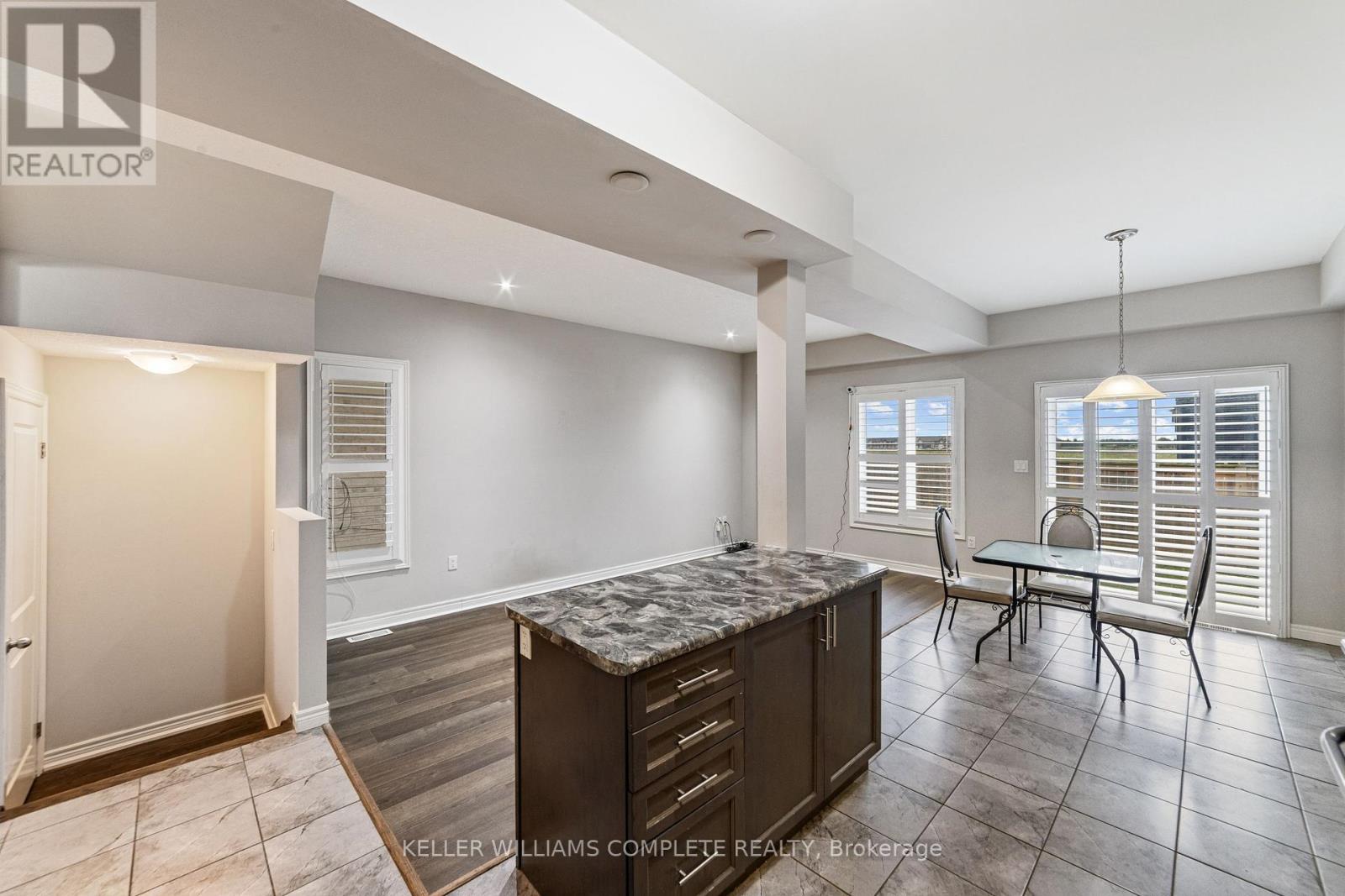 Photo 8 of 14 Serenity Lane, Hamilton ON