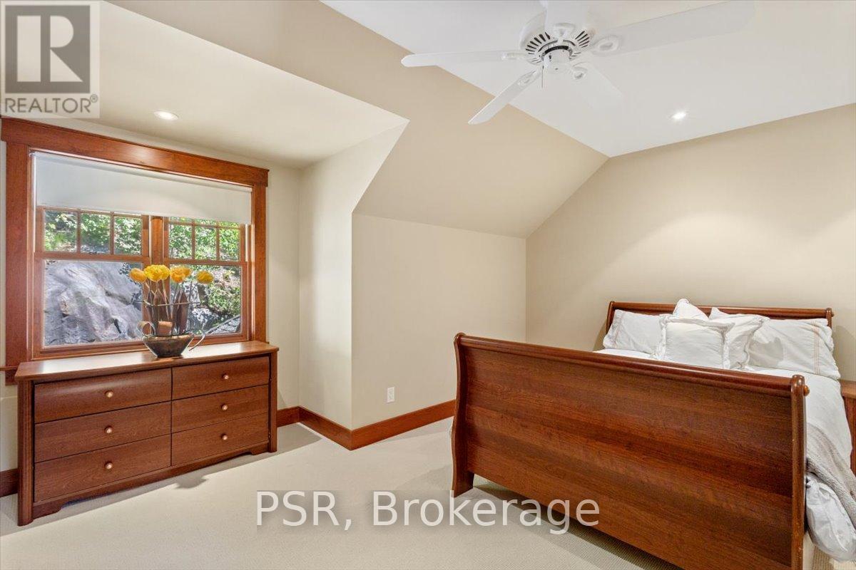 Photo 33 of 4 Ditchburn Drive, Seguin ON