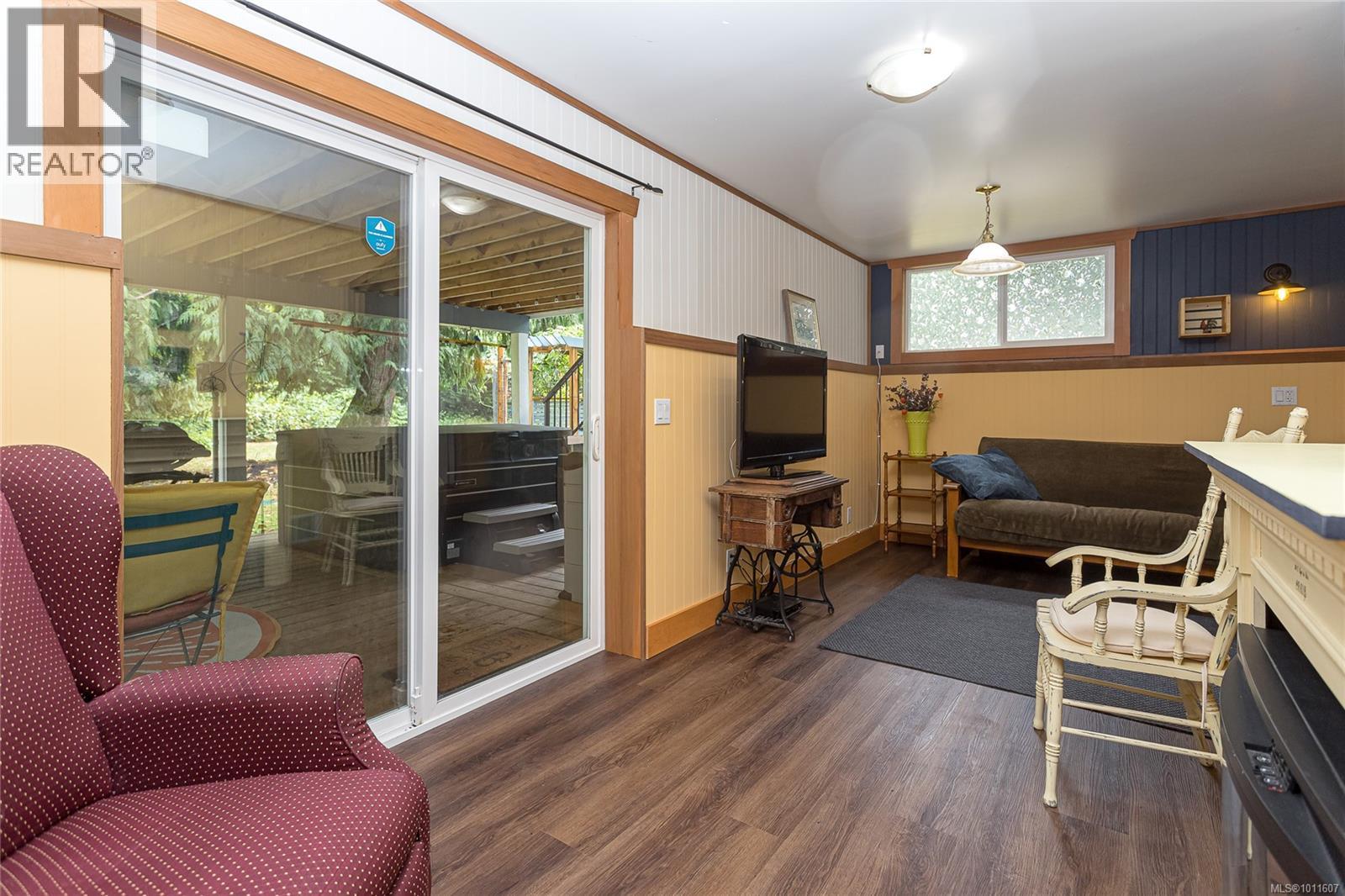 Photo 32 of 10821 Chemainus Rd, Saltair BC