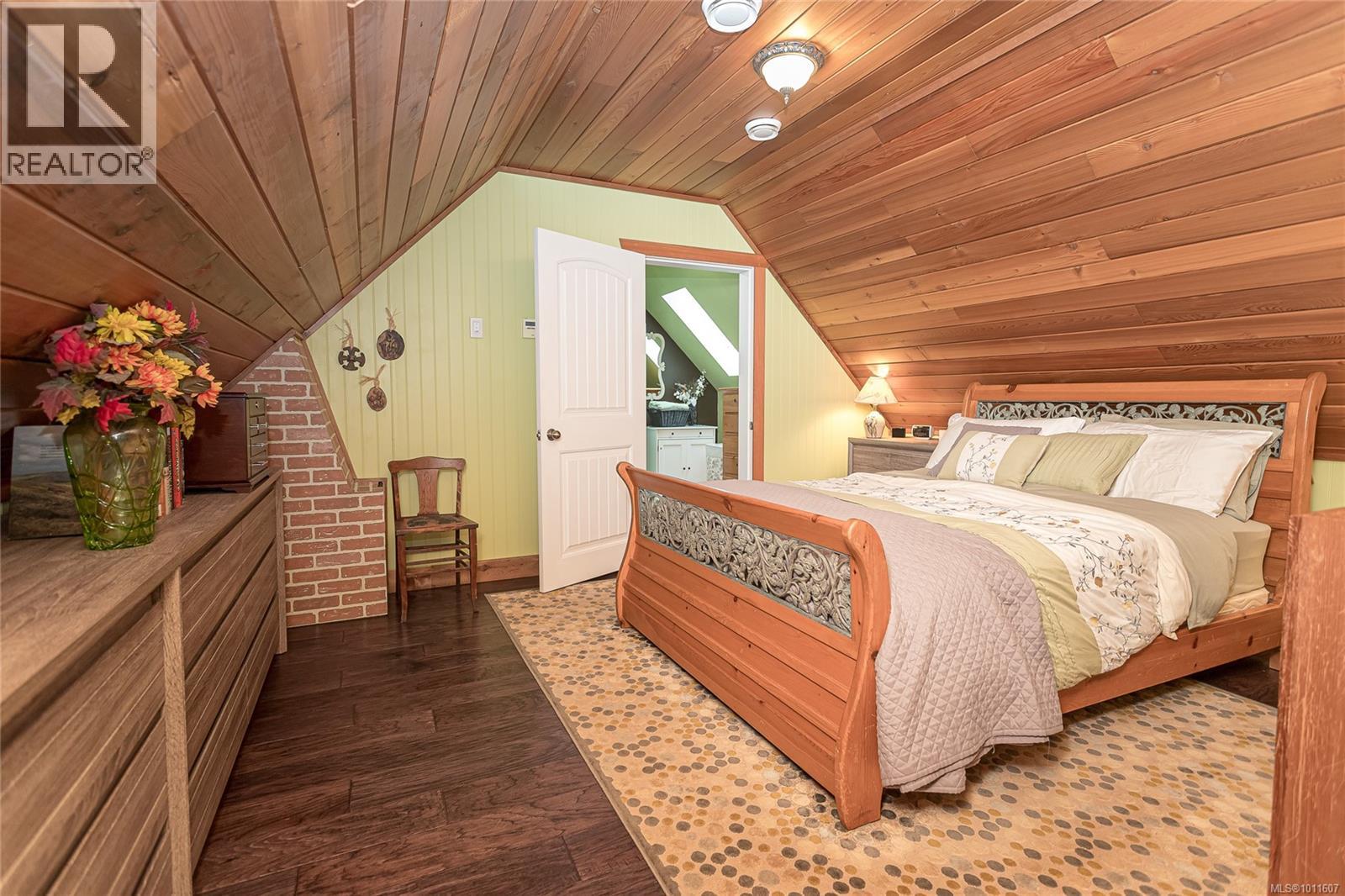Photo 14 of 10821 Chemainus Rd, Saltair BC