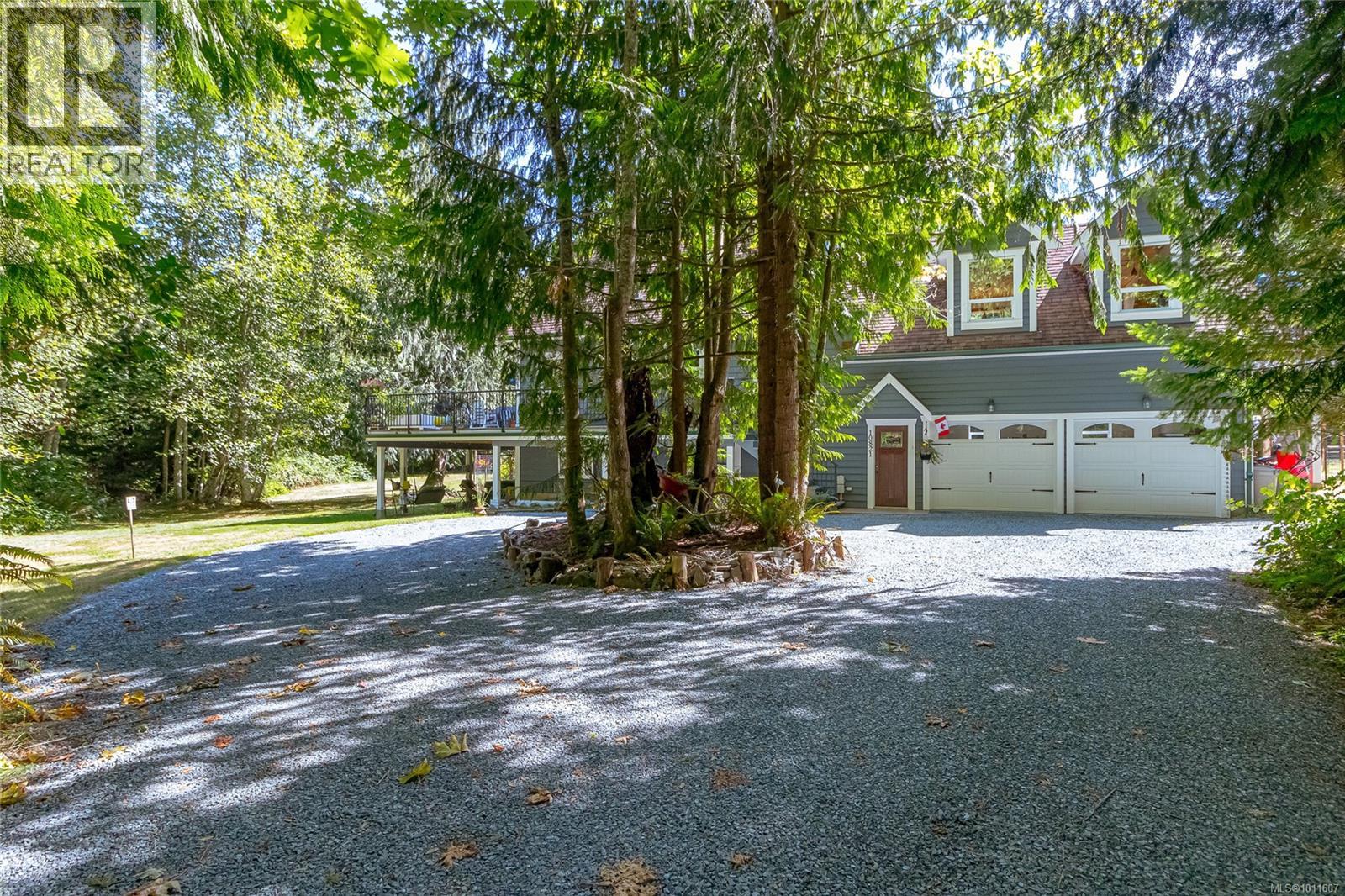 Photo 35 of 10821 Chemainus Rd, Saltair BC