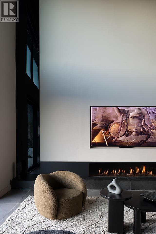9228 WEDGEMOUNT PLATEAU DRIVE, Whistler
