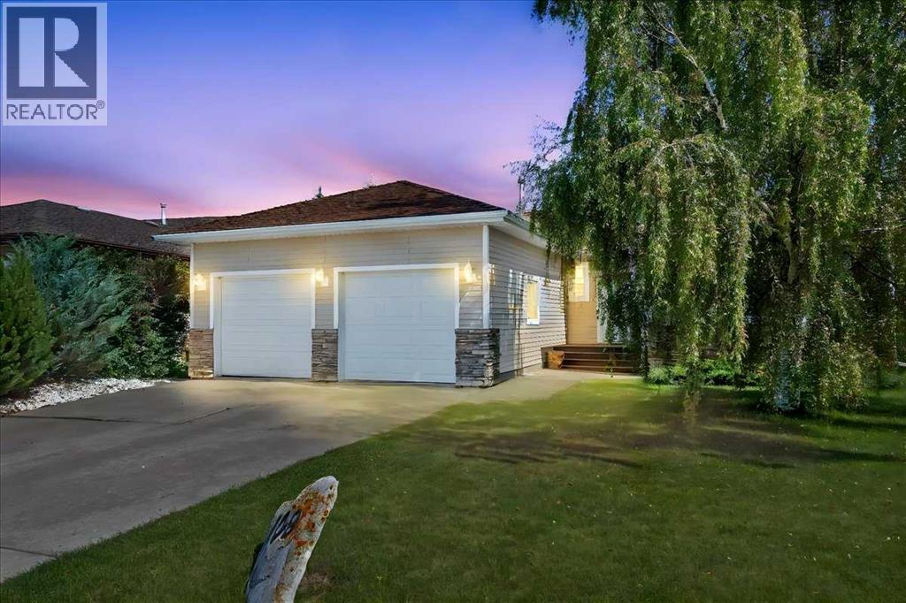 Photo 3 of 109 Monica Bay, Carstairs AB