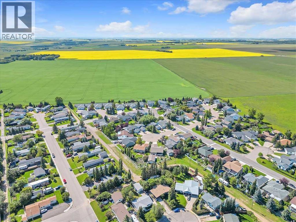 Photo 43 of 109 Monica Bay, Carstairs AB