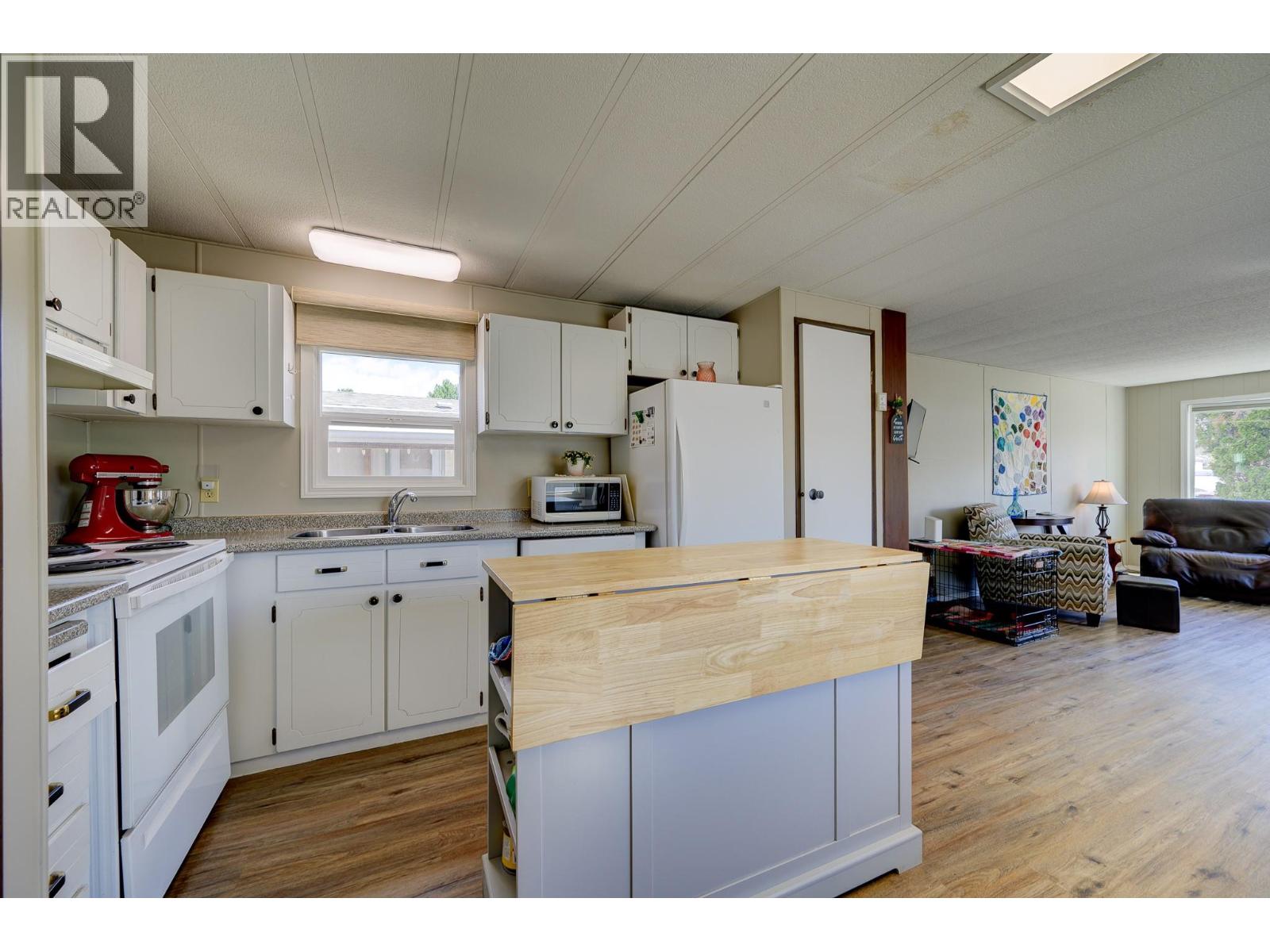 Photo 5 of 2400 Oakdale Way Unit 23, Kamloops BC