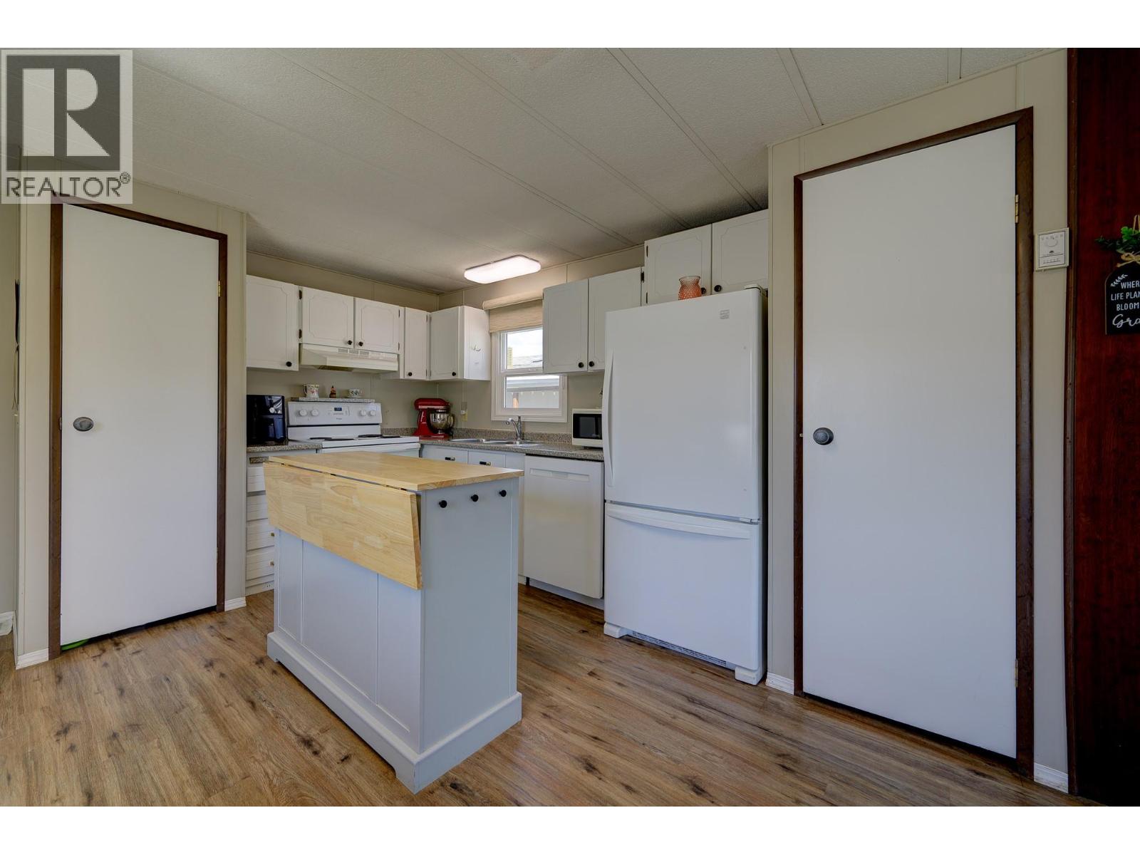 Photo 9 of 2400 Oakdale Way Unit 23, Kamloops BC
