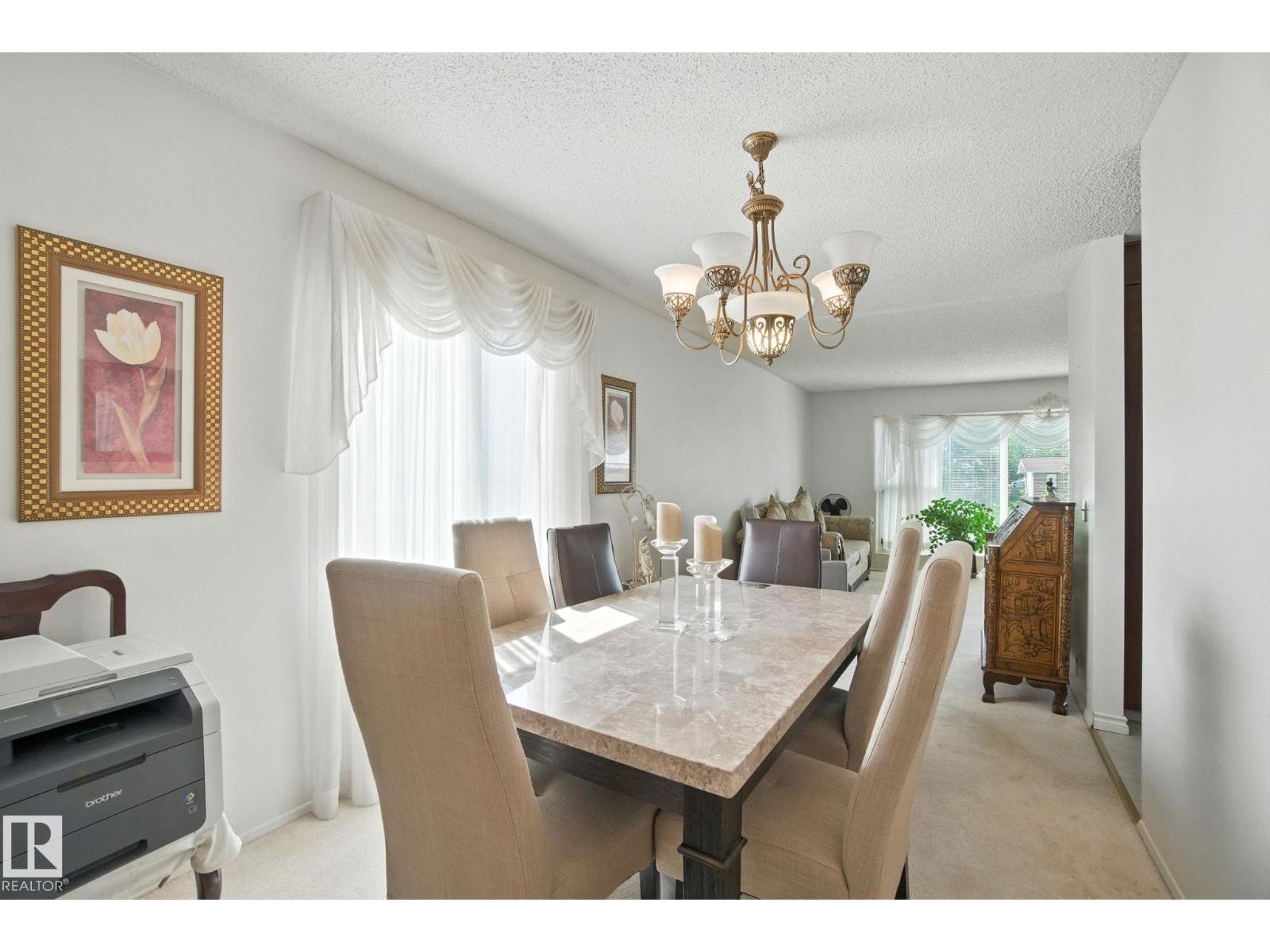 Photo 12 of 8731 180 St Nw, Edmonton AB