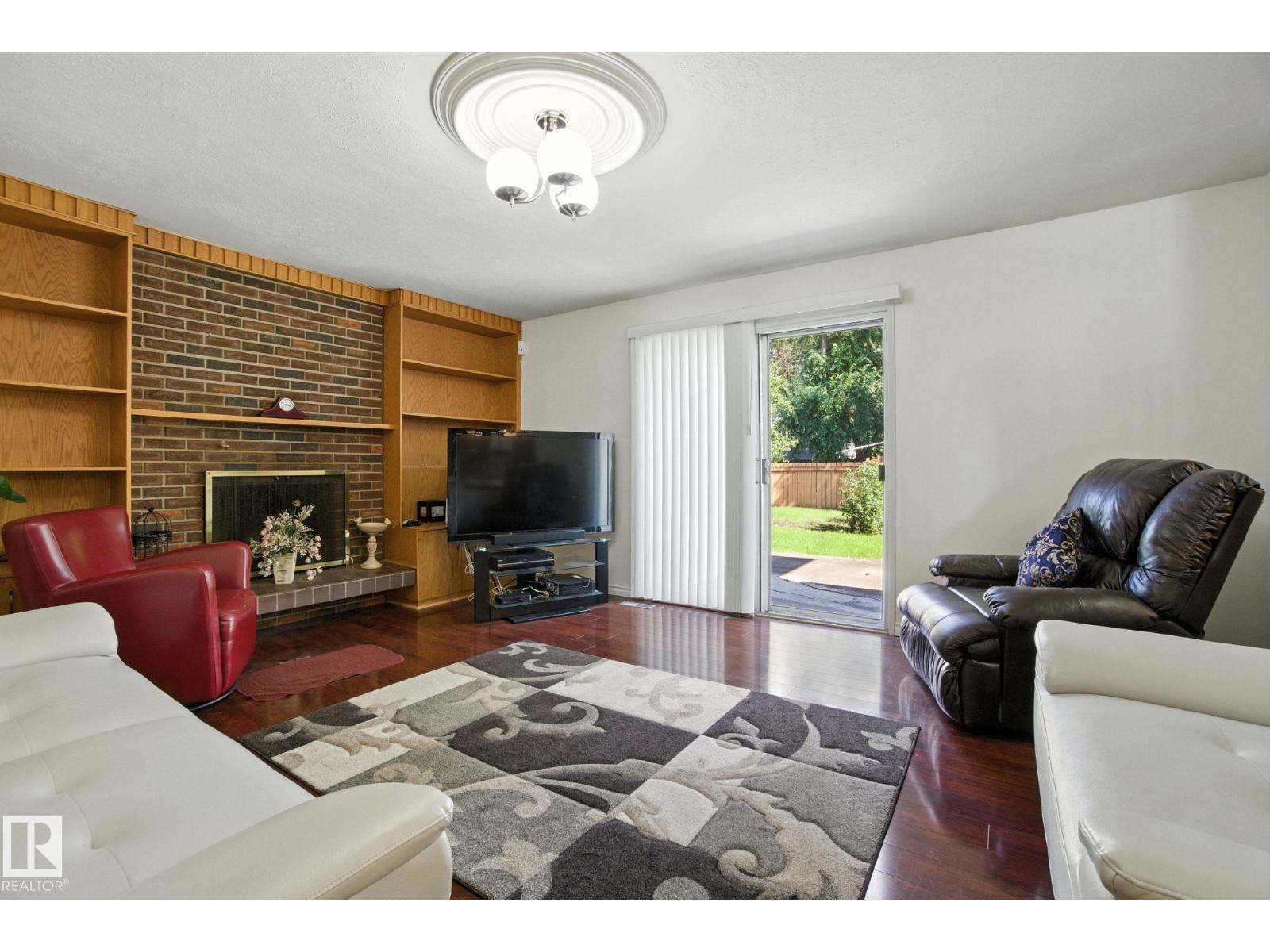 Photo 18 of 8731 180 St Nw, Edmonton AB