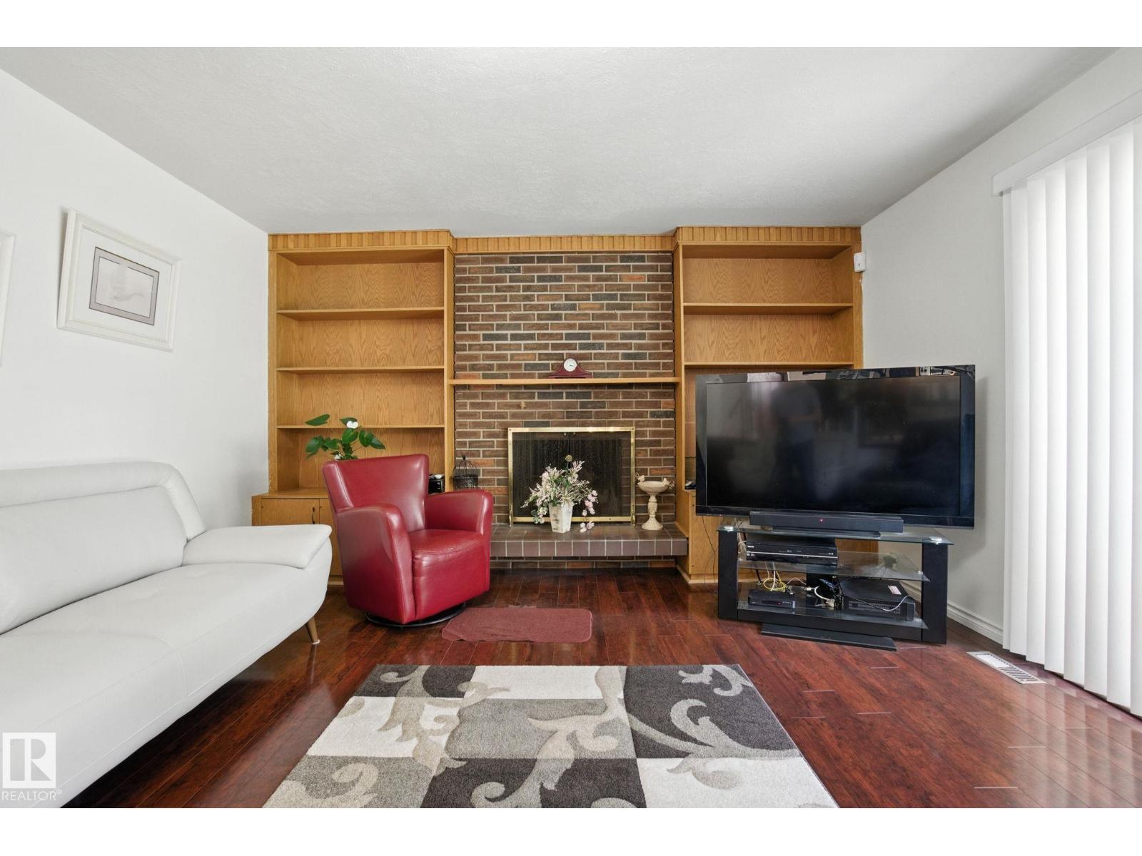 Photo 19 of 8731 180 St Nw, Edmonton AB