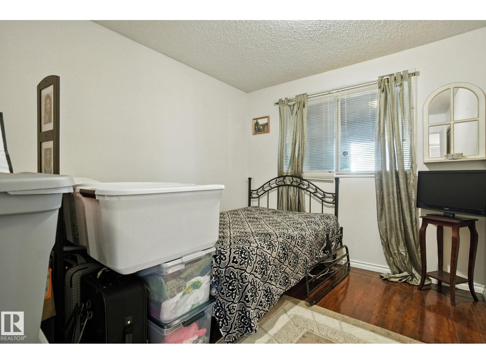 Photo 22 of 8731 180 St Nw, Edmonton AB