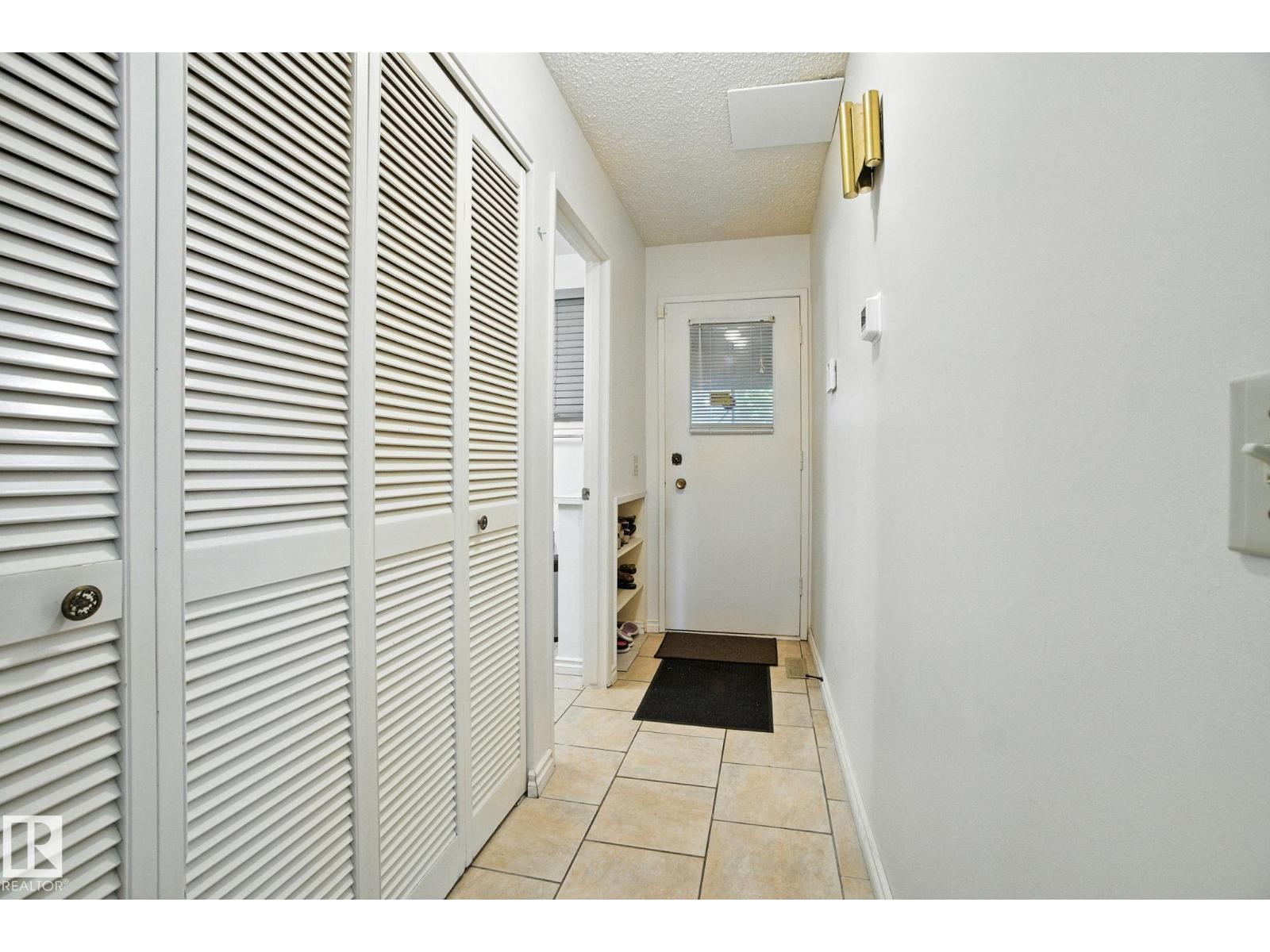 Photo 24 of 8731 180 St Nw, Edmonton AB